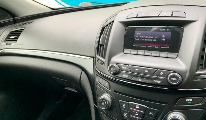 Vauxhall Insignia 2.0 CDTi SRi ecoFLEX (s/s), 2015, Manual, 5 Door Hatchback full