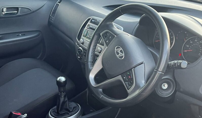 Hyundai i20 1.2 Active, 2013, Manual, 5 Door Hatchback full