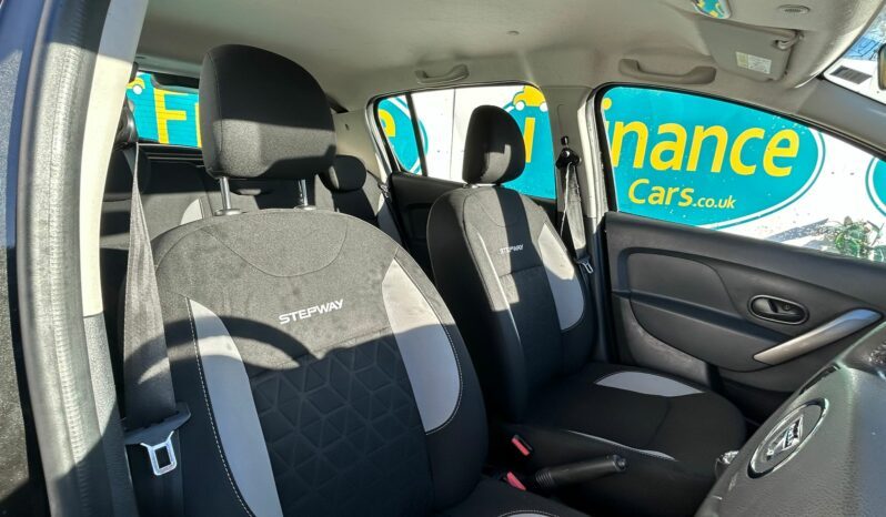 Dacia Sandero Stepway 0.9 TCe Laureate (s/s), 2016, Manual, 5 Door Hatchback full