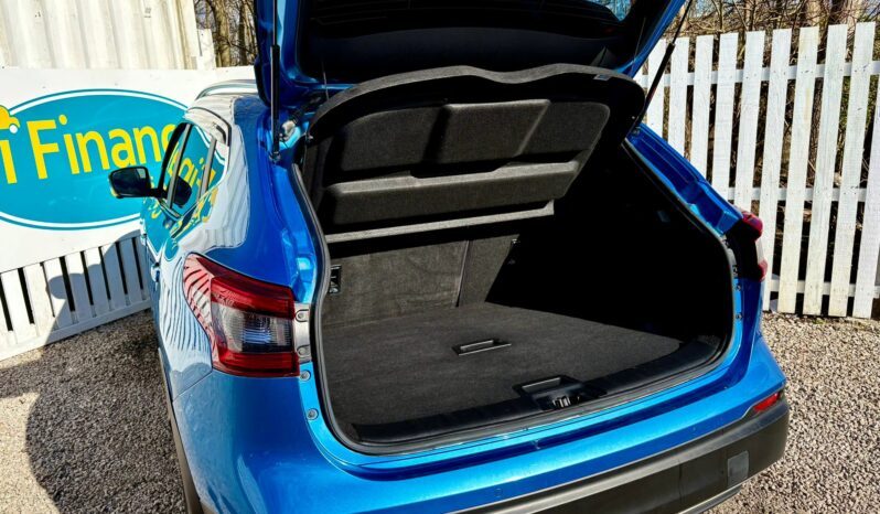Nissan Qashqai 1.5 dCi N-Connecta, 2017, Manual, 5 Door Hatchback full