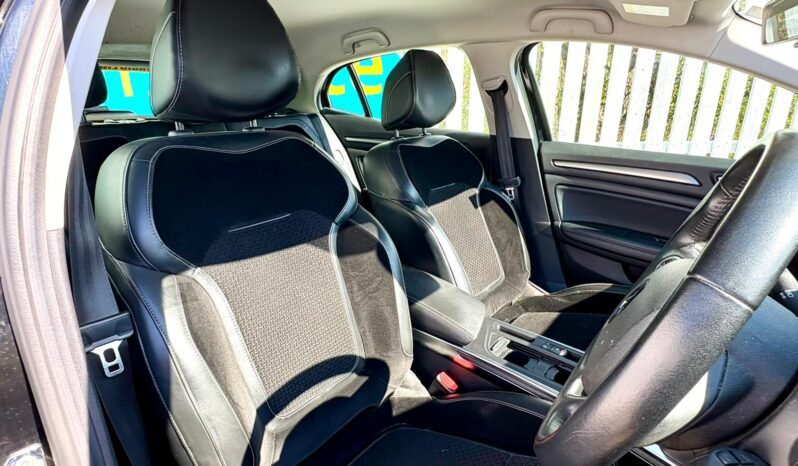 Renault Megane 1.5 dCi Dynamique Nav (s/s), Manual, 5 Door Hatchback full