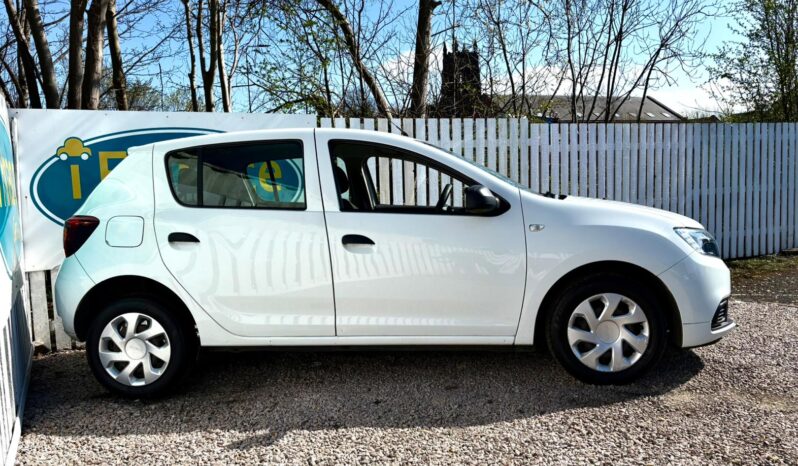 Dacia Sandero 1.5 dCi Ambiance (s/s), 2017, Manual, 5 Door Hatchback full