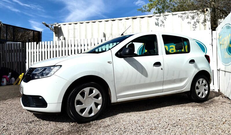 Dacia Sandero 1.0 SCe Essential, 2020, Manual, 5 Door Hatchback full