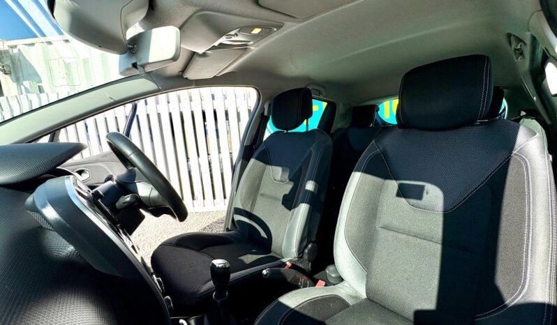 Renault Clio 1.5 dCi Dynamique Nav (s/s), 2017, Manual, 5 Door Hatchback full