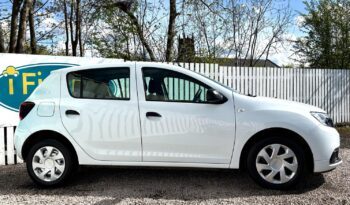Dacia Sandero 1.0 SCe Essential, 2020, Manual, 5 Door Hatchback full
