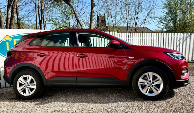 Vauxhall Grandland X 1.2 SE (s/s), 2018, Manual, 5 Door Hatchback full