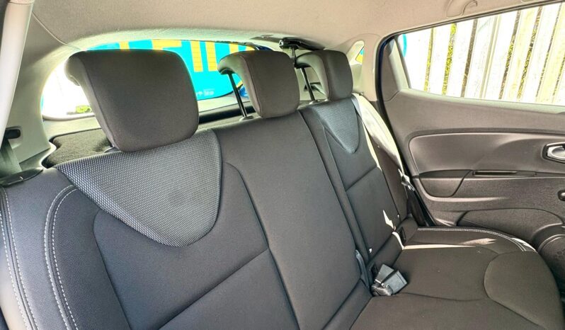 Renault Clio 1.5 dCi Dynamique Nav (s/s), 2017, Manual, 5 Door Hatchback full