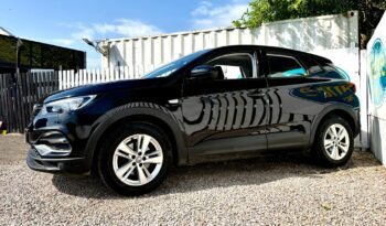 Vauxhall Grandland X 1.6 CDTi SE ecoTEC BlueInjection S (s/s), 2018, Manual, 5 Door Hatchback full