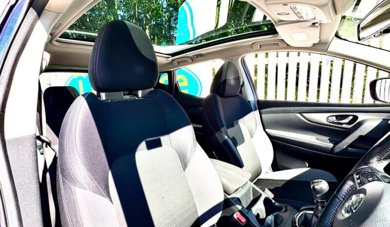 Nissan Qashqai 1.5 dCi N-Connecta, 2017, Manual, 5 Door Hatchback full