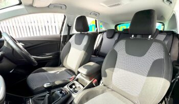 Vauxhall Grandland X 1.6 CDTi SE ecoTEC BlueInjection S (s/s), 2018, Manual, 5 Door Hatchback full