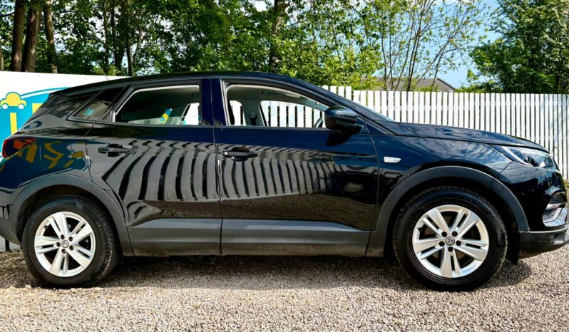 Vauxhall Grandland X 1.6 CDTi SE ecoTEC BlueInjection S (s/s), 2018, Manual, 5 Door Hatchback full