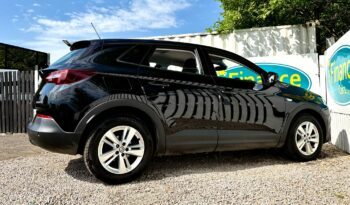 Vauxhall Grandland X 1.6 CDTi SE ecoTEC BlueInjection S (s/s), 2018, Manual, 5 Door Hatchback full
