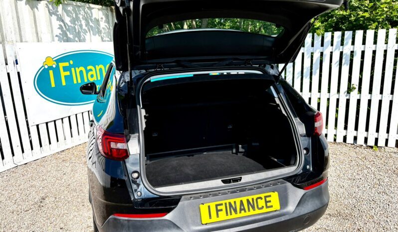Vauxhall Grandland X 1.6 CDTi SE ecoTEC BlueInjection S (s/s), 2018, Manual, 5 Door Hatchback full