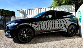 Jaguar F-Pace 2.0 i4D R-Sport AWD (s/s), 2017, Automatic, 5 Door Estate full