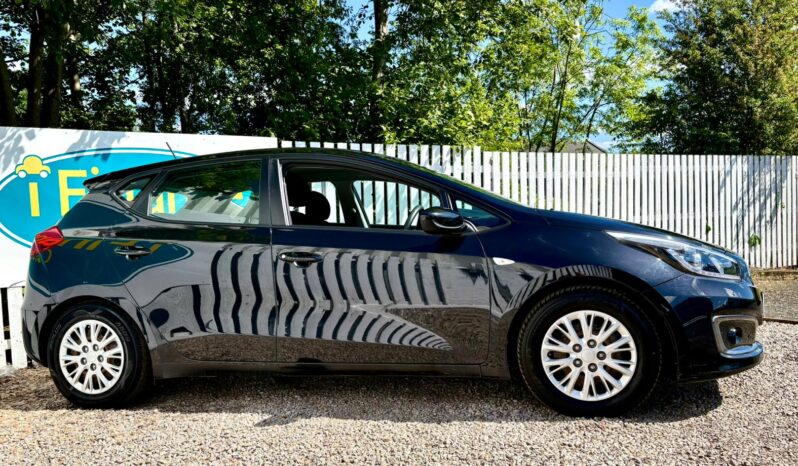 Kia Ceed 1.6 CRDi ISG 1, 2017, Manual, 5 Door Hatchback full