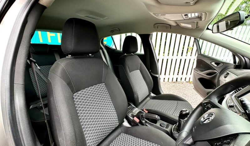 Vauxhall Astra 1.4i 16v Turbo Design, 2016, Manual, 5 Door Hatchback full