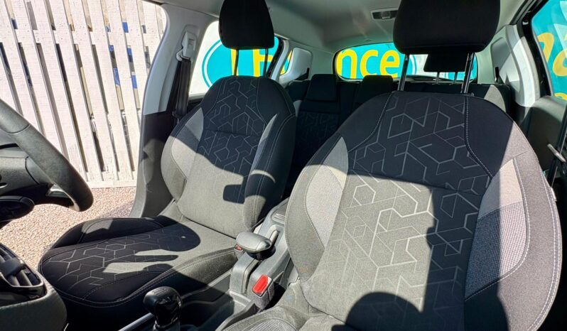 Peugeot 2008 SUV 1.2 PureTech Active (s/s), 2019, Manual, 5 Door Hatchback full
