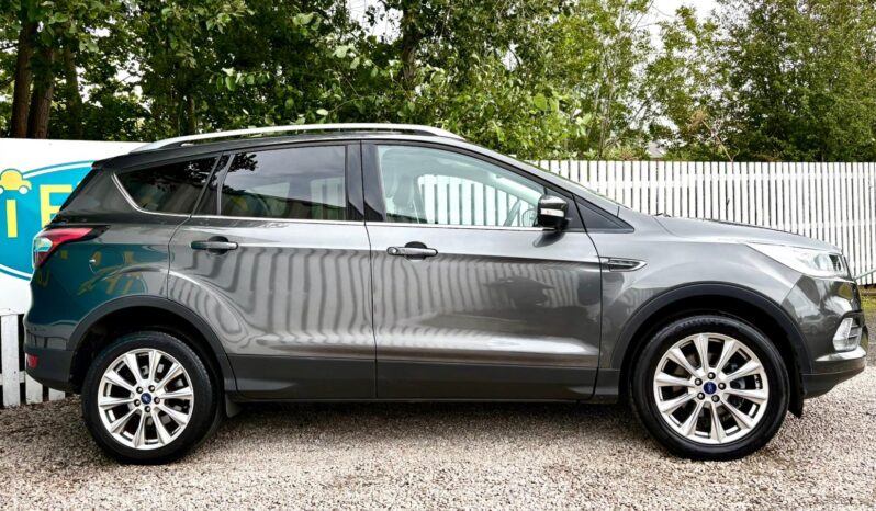 Ford Kuga 1.5T EcoBoost Titanium Edition, 2019, Manual, 5 Door Hatchback full