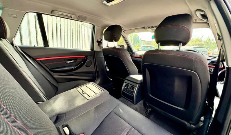 BMW 3 Series 2.0 320i Sport Touring (s/s), 2018, Manual, 5 Door Estate full
