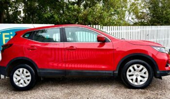 Nissan Qashqai 1.5 dCi Visia, 2017, Manual, 5 Door Hatchback full
