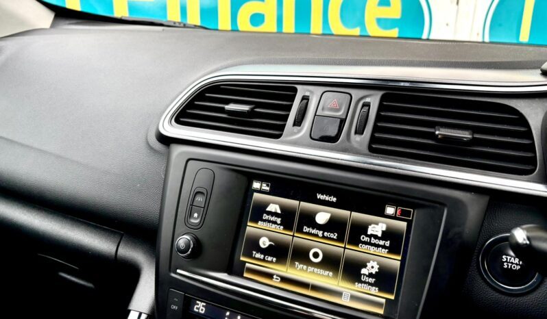 Renault Kadjar 1.3 TCe Dynamique Nav ENERGY (s/s), 2018, Manual, 5 Door Hatchback full