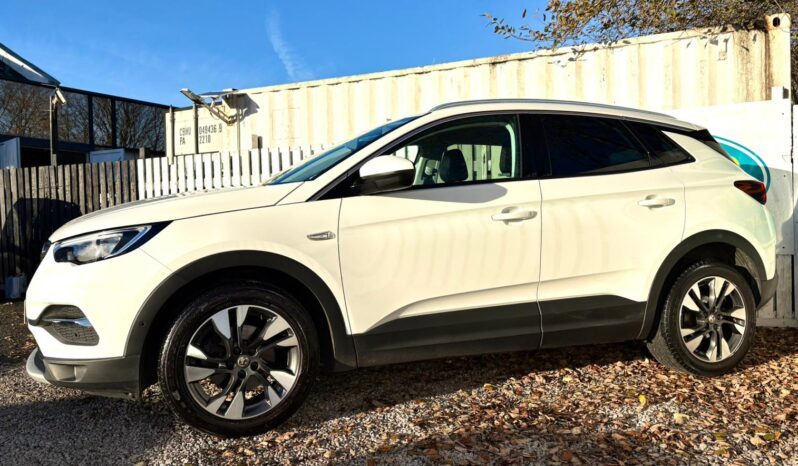 Vauxhall Grandland X 1.2 Sport Nav (s/s), 2018, Manual, 5 Door Hatchback full