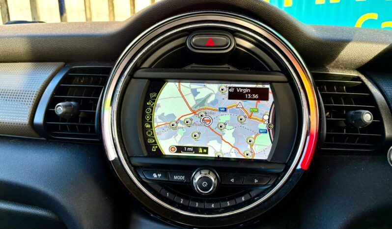 Mini Hatch 1.5 TD Cooper D (Chili) (s/s), 2015, Automatic, 5 Door Hatchback full