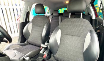 Peugeot 2008 SUV 1.2 PureTech Allure, 2017, Manual, 5 Door Hatchback full