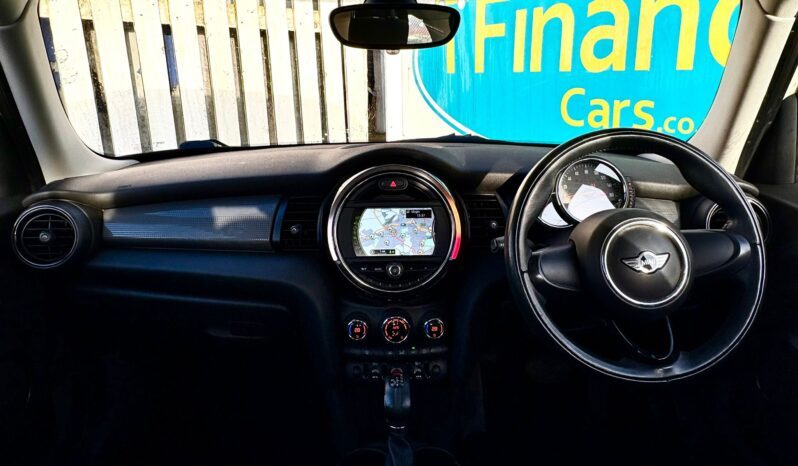 Mini Hatch 1.5 TD Cooper D (Chili) (s/s), 2015, Automatic, 5 Door Hatchback full