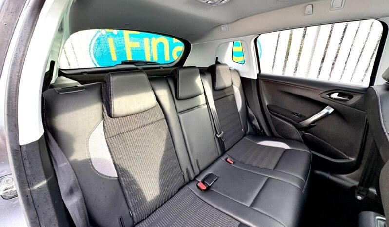Peugeot 2008 SUV 1.2 PureTech Allure Premium (s/s), 2018, Manual, 5 Door Hatchback full