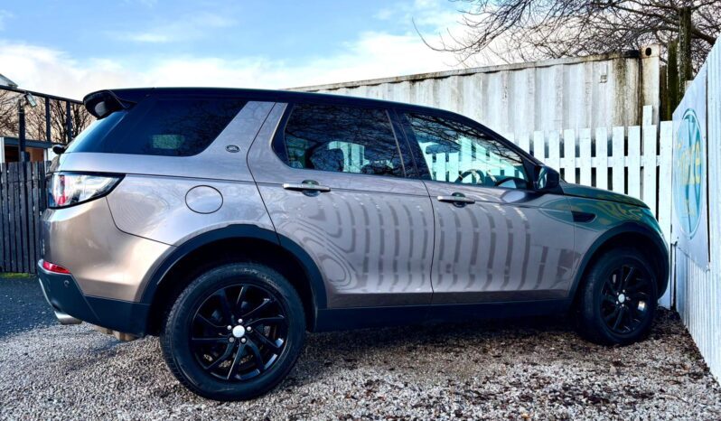 Land Rover Discovery Sport 2.0 TD4 SE Tech AWD (s/s) 7 Seater, 2017, Manual, 5 Door Estate full