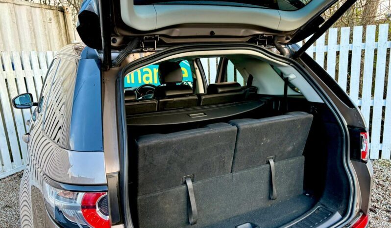 Land Rover Discovery Sport 2.0 TD4 SE Tech AWD (s/s) 7 Seater, 2017, Manual, 5 Door Estate full