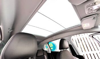Peugeot 2008 SUV 1.2 PureTech Allure Premium (s/s), 2018, Manual, 5 Door Hatchback full