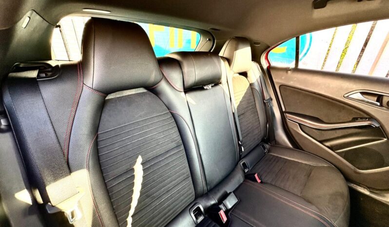 Mercedes-Benz A180d 1.5 AMG Line (s/s), 2018, Manual, 5 Door Hatchback full