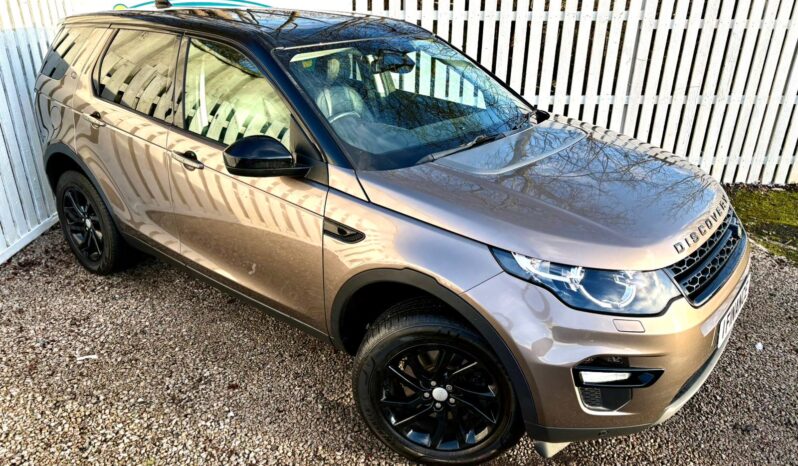 Land Rover Discovery Sport 2.0 TD4 SE Tech AWD (s/s) 7 Seater, 2017, Manual, 5 Door Estate full