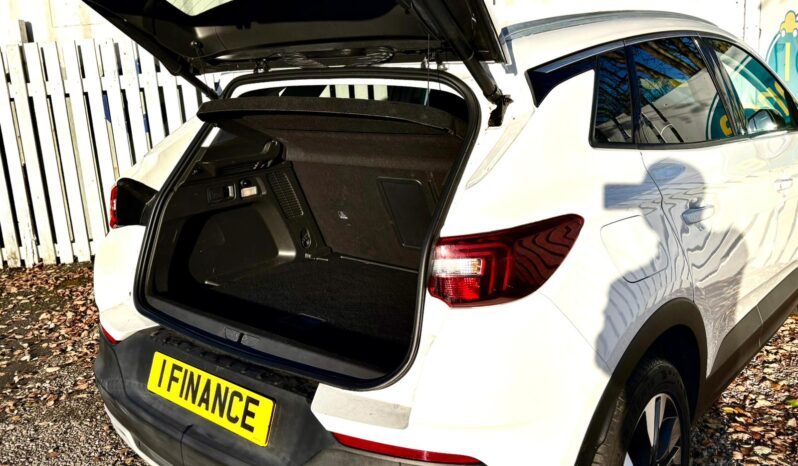 Vauxhall Grandland X 1.2 Sport Nav (s/s), 2018, Manual, 5 Door Hatchback full