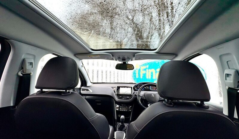 Peugeot 2008 SUV 1.2 PureTech Allure Premium (s/s), 2018, Manual, 5 Door Hatchback full