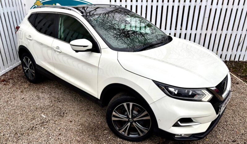 Nissan Qashqai 1.3 DIG-T N-Connecta, 2019, Manual, 5 Door Hatchback full