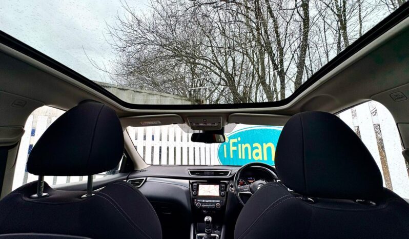 Nissan Qashqai 1.3 DIG-T N-Connecta, 2019, Manual, 5 Door Hatchback full