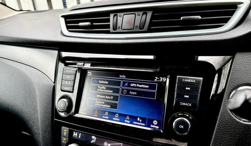 Nissan Qashqai 1.3 DIG-T N-Connecta, 2019, Manual, 5 Door Hatchback full