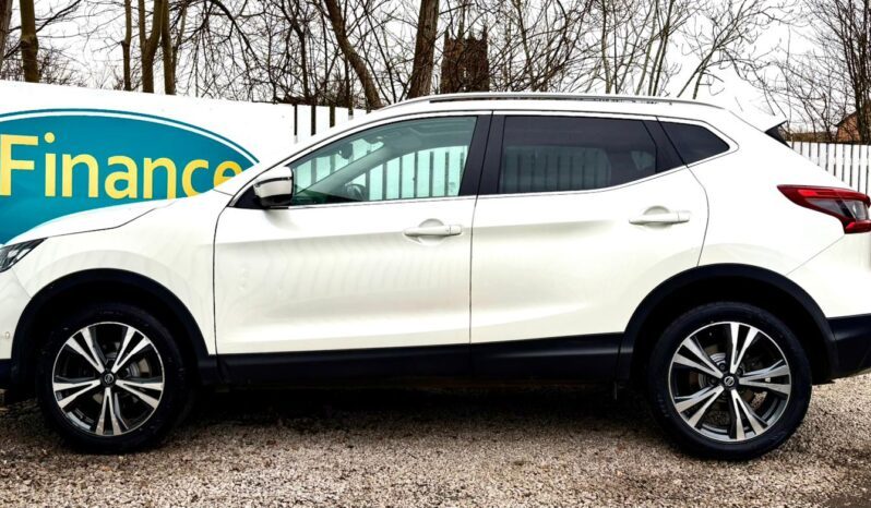 Nissan Qashqai 1.3 DIG-T N-Connecta, 2019, Manual, 5 Door Hatchback full