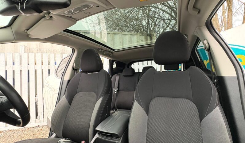 Nissan Qashqai 1.3 DIG-T N-Connecta, 2019, Manual, 5 Door Hatchback full