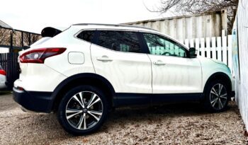 Nissan Qashqai 1.3 DIG-T N-Connecta, 2019, Manual, 5 Door Hatchback full