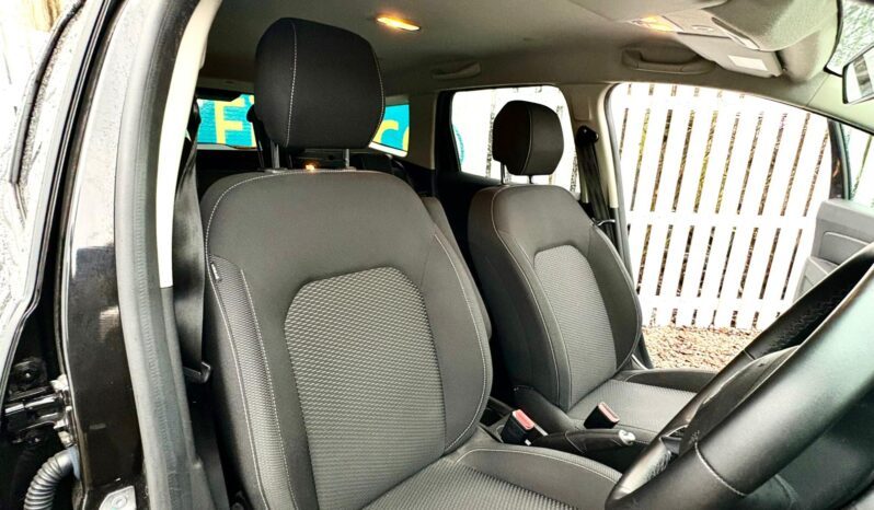 Dacia Duster 1.3 TCe Comfort (s/s), 2019, Manual, 5 Door Hatchback full