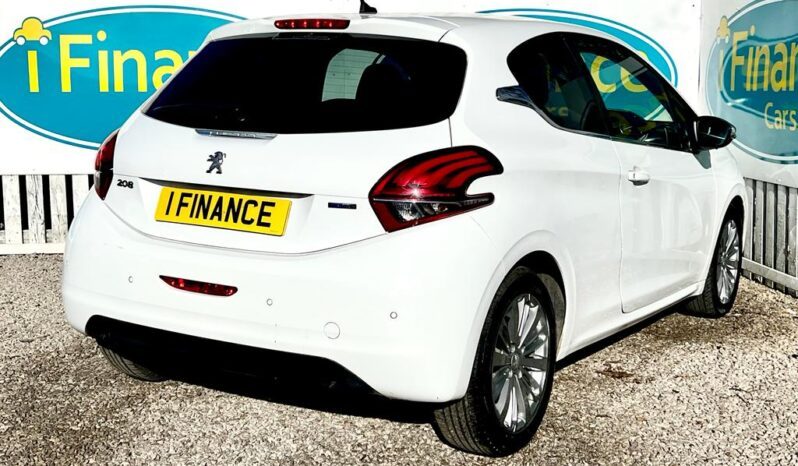 Peugeot 208 1.2 PureTech Allure, 2017, Manual, 5 Door Hatchback full