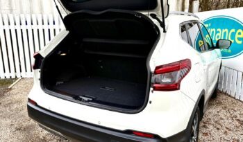 Nissan Qashqai 1.3 DIG-T N-Connecta, 2019, Manual, 5 Door Hatchback full