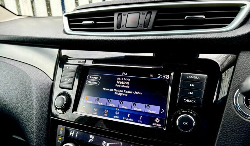 Nissan Qashqai 1.3 DIG-T N-Connecta, 2019, Manual, 5 Door Hatchback full