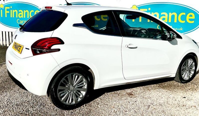 Peugeot 208 1.2 PureTech Allure, 2017, Manual, 5 Door Hatchback full