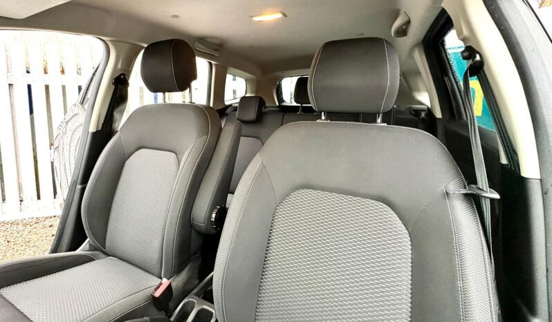 Dacia Duster 1.3 TCe Comfort (s/s), 2019, Manual, 5 Door Hatchback full