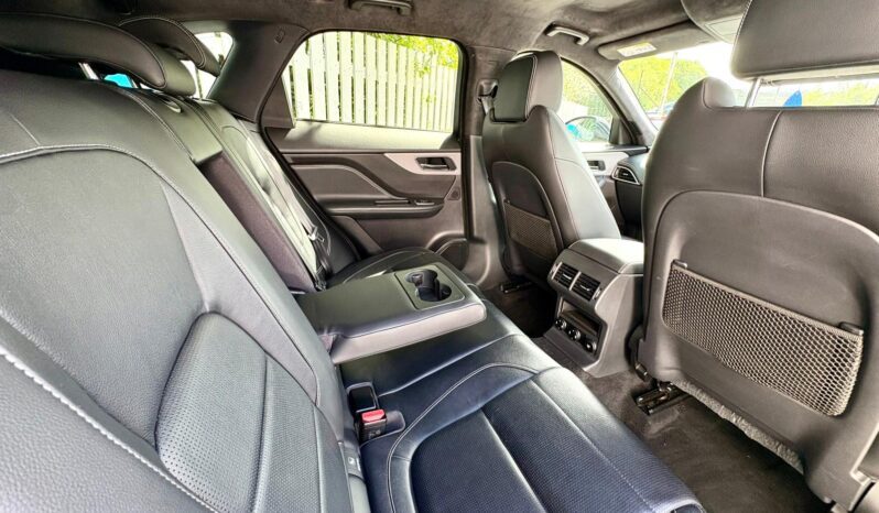 Jaguar F-Pace 2.0 i4D R-Sport AWD, 2019, Automatic, 5 Door Estate full